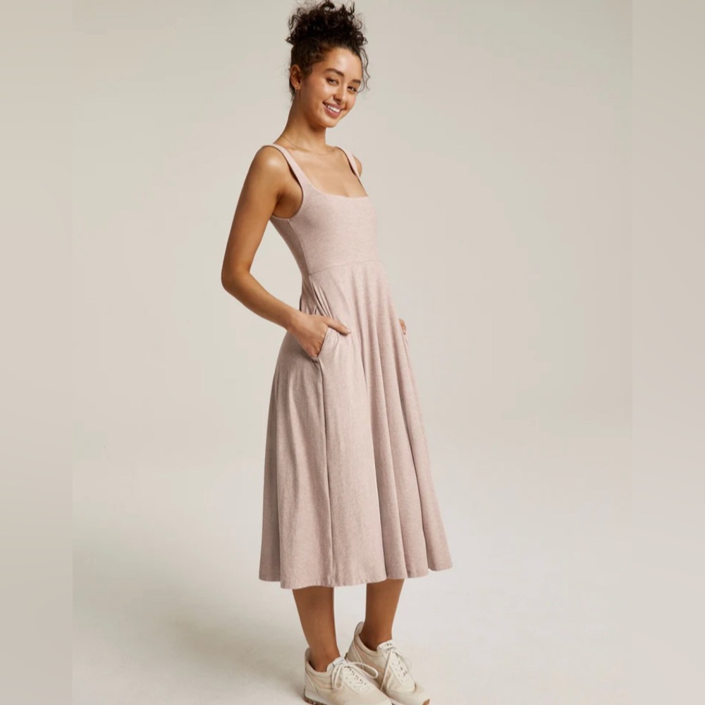 BEYOND YOGA featherweight square neck dress SIZE L fully lined FUSCIA